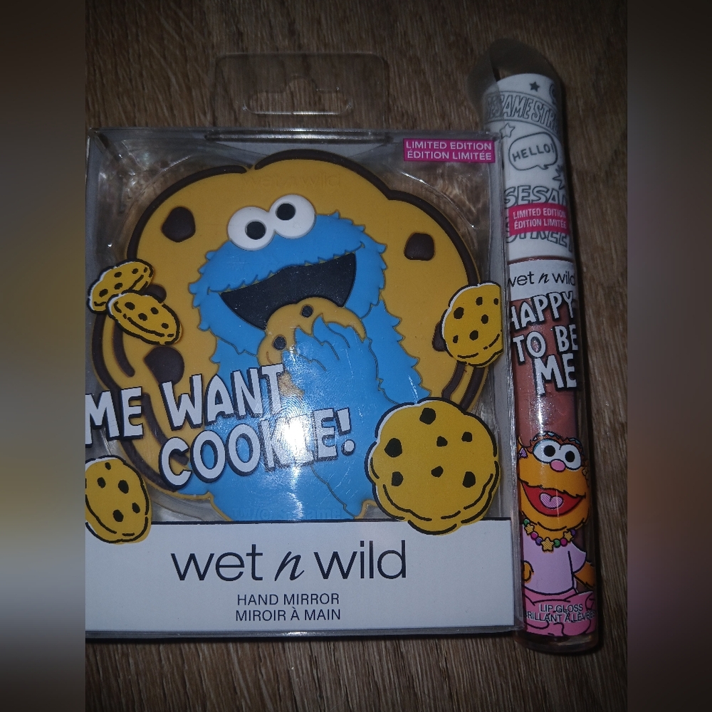 Wet n Wild Cookie Monster Hand Mirror
